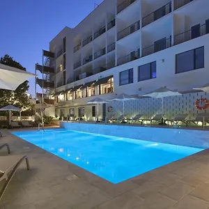 https://nuria.top-hotels-tarragona.com
