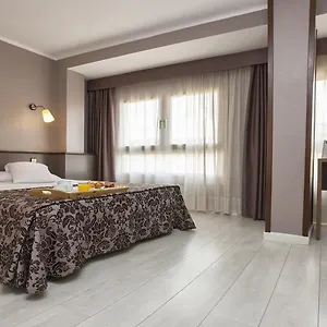 https://urbis-centre.top-hotels-tarragona.com